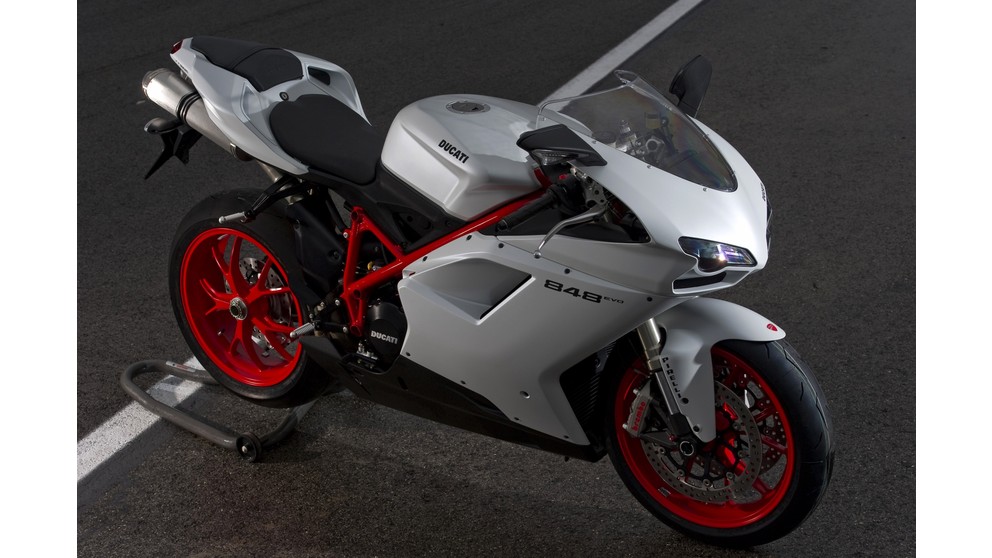 Ducati 848 - Obrázek 24