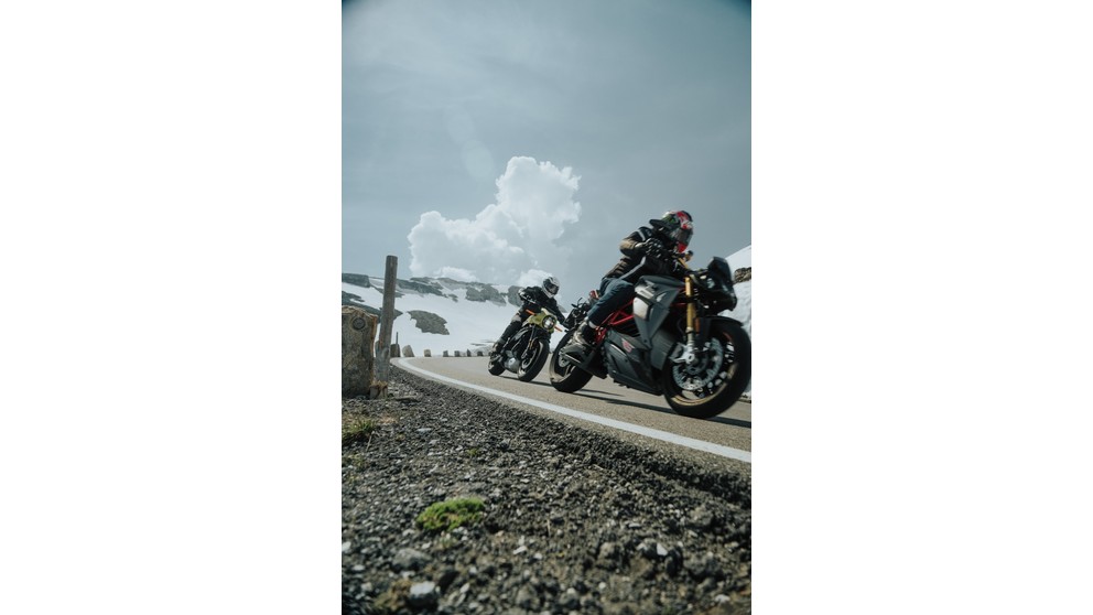 Harley-Davidson LiveWire ELW - Imagem 19