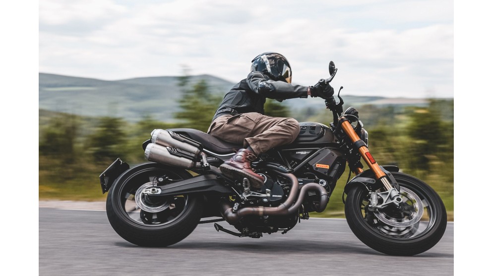 Ducati Scrambler 1100 Sport PRO - Image 16