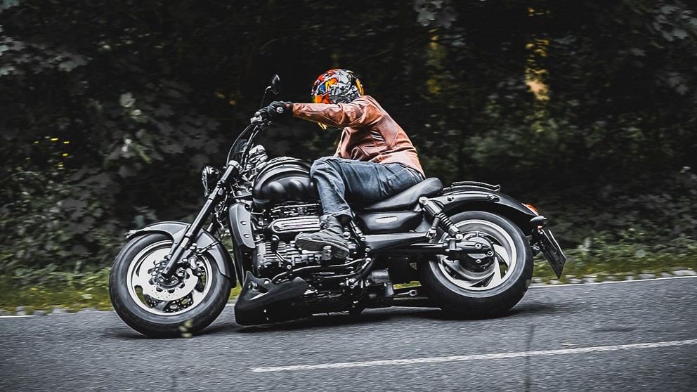 Triumph Rocket III Roadster - Slika 23