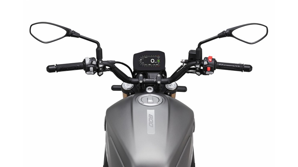 Benelli Leoncino 800 - Image 24