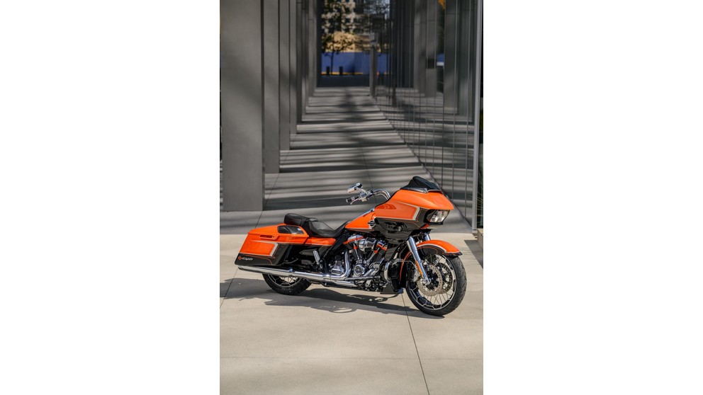 Harley-Davidson CVO Tri Glide FLHTCUTGSE - Imagem 10