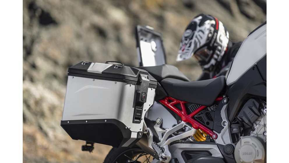 Ducati Multistrada V4 S Sport - Image 10