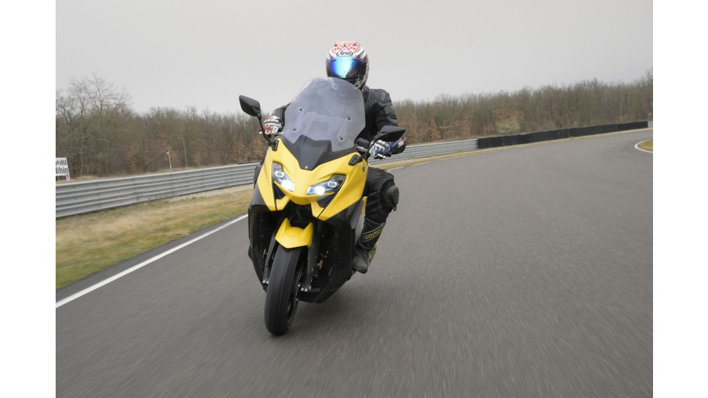 Yamaha TMAX - Bild 22