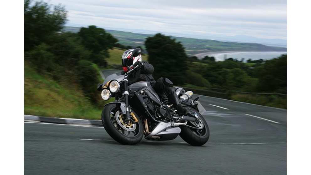 Triumph Street Triple 675 R - Imagem 8