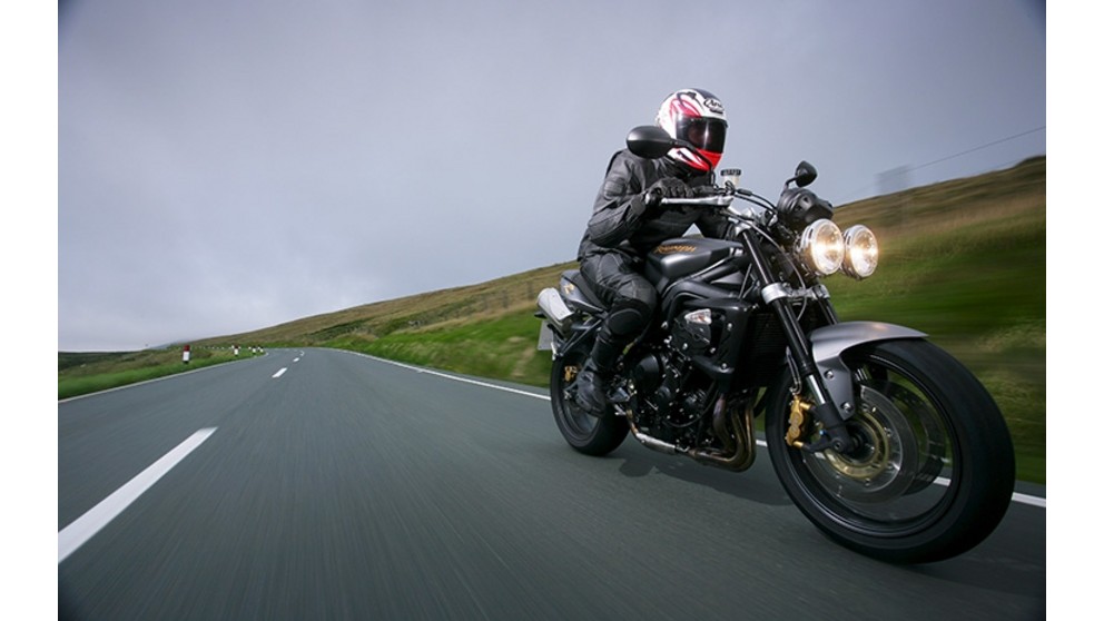 Triumph Street Triple 675 R - Imagem 9