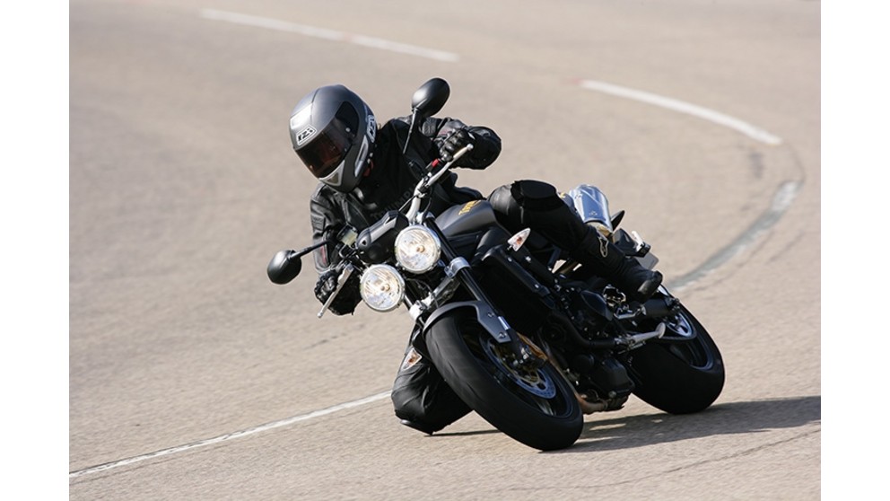 Triumph Street Triple 675 R - Imagem 10