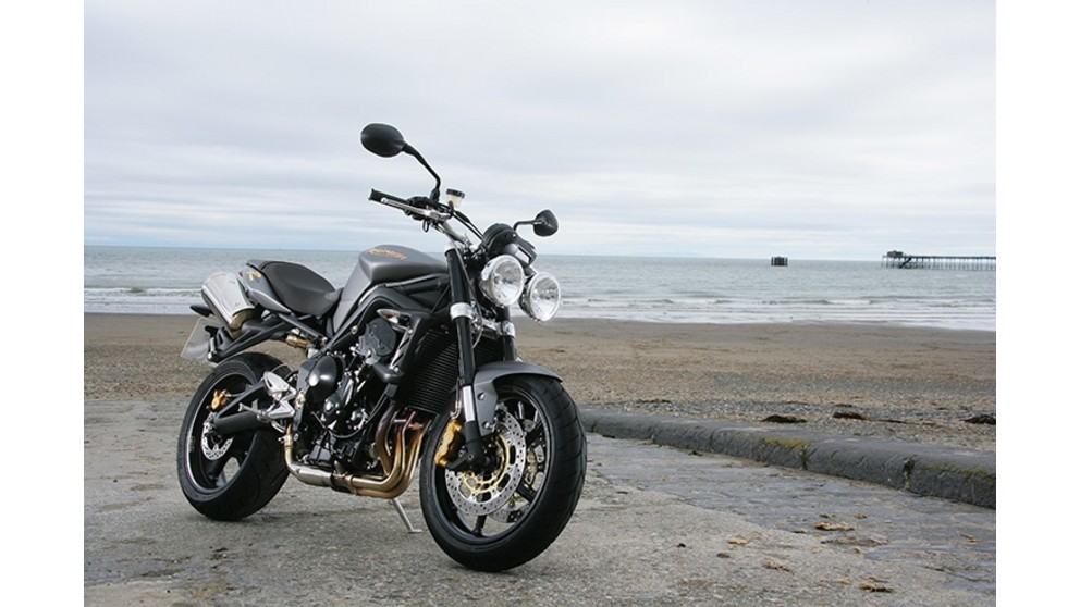 Triumph Street Triple 675 R - Imagem 12