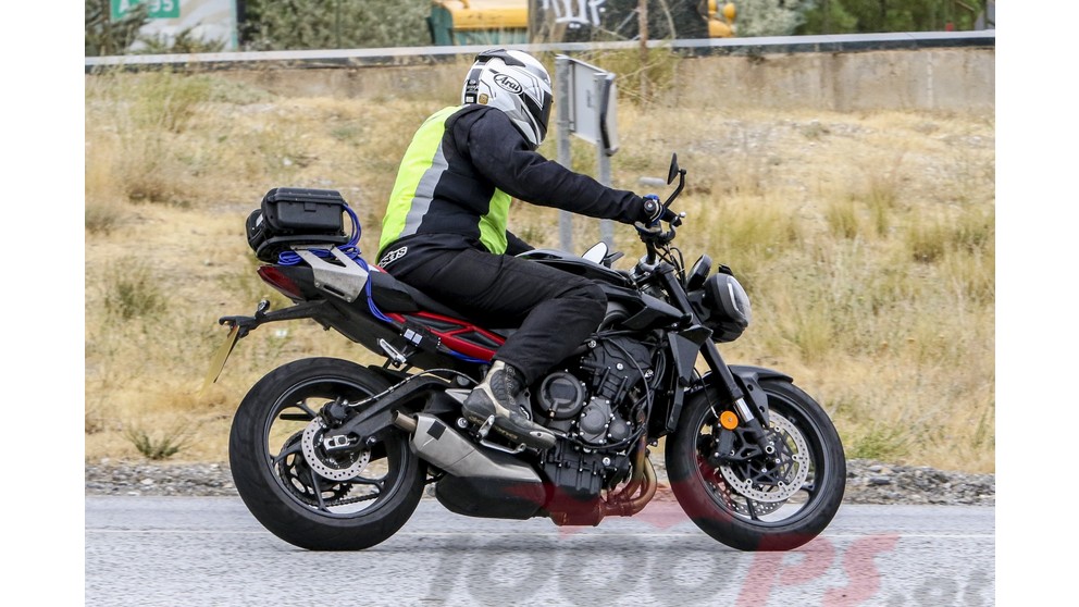 Triumph Street Triple - Kép 13