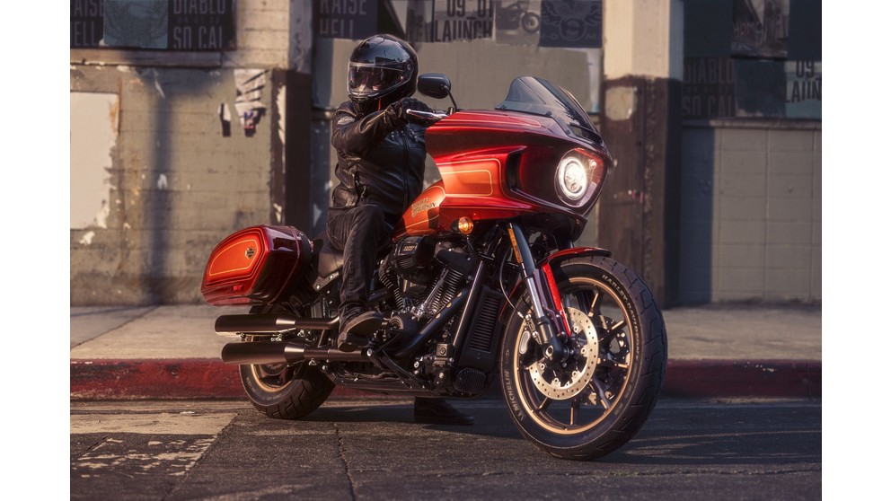Harley-Davidson Softail Low Rider ST - Imagem 15
