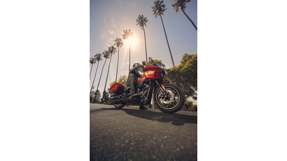 Harley-Davidson Softail Low Rider ST - Immagine 14