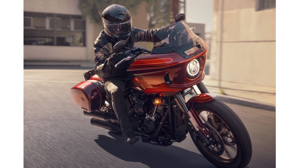 Harley-Davidson Softail Low Rider ST - Imagem 18