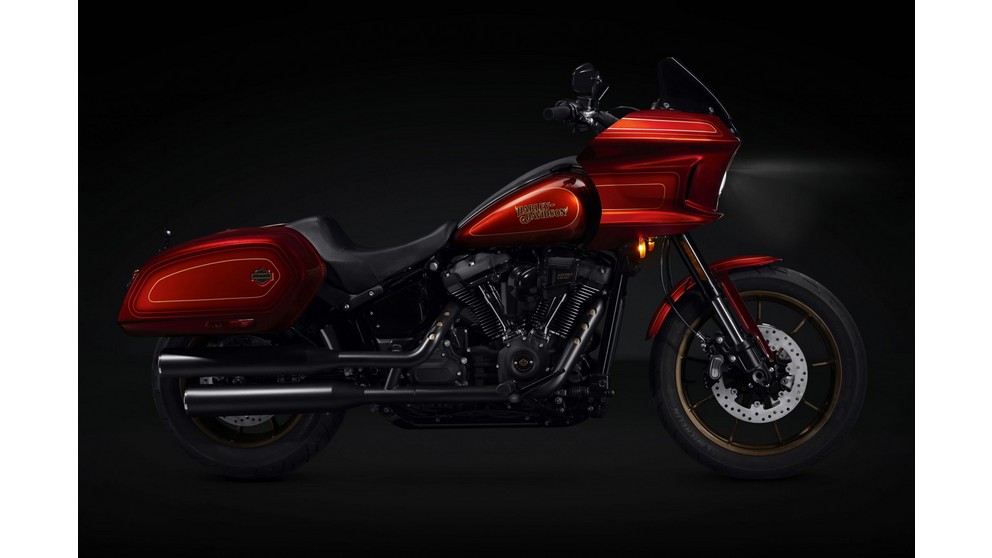 Harley-Davidson Softail Low Rider ST - Imagem 22