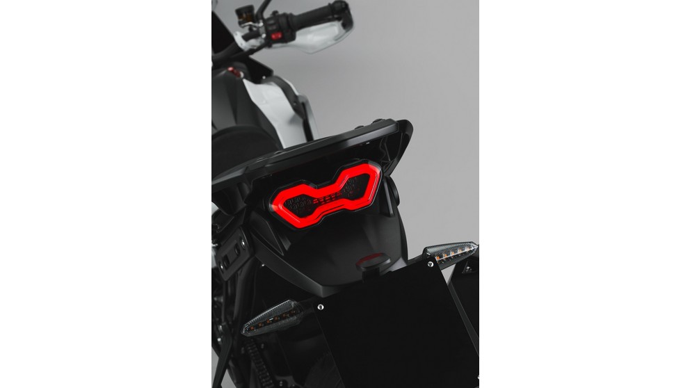 MV Agusta Lucky Explorer 9.5 - Image 22