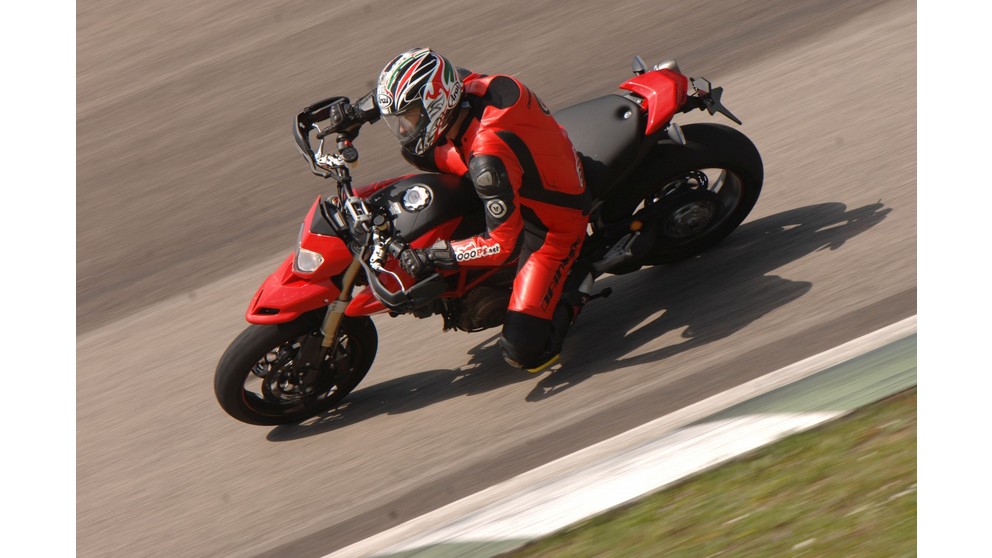 Ducati Hypermotard 1100 S - Слика 4