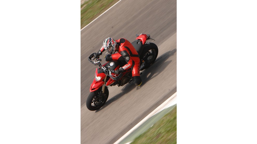 Ducati Hypermotard 1100 S - Слика 5