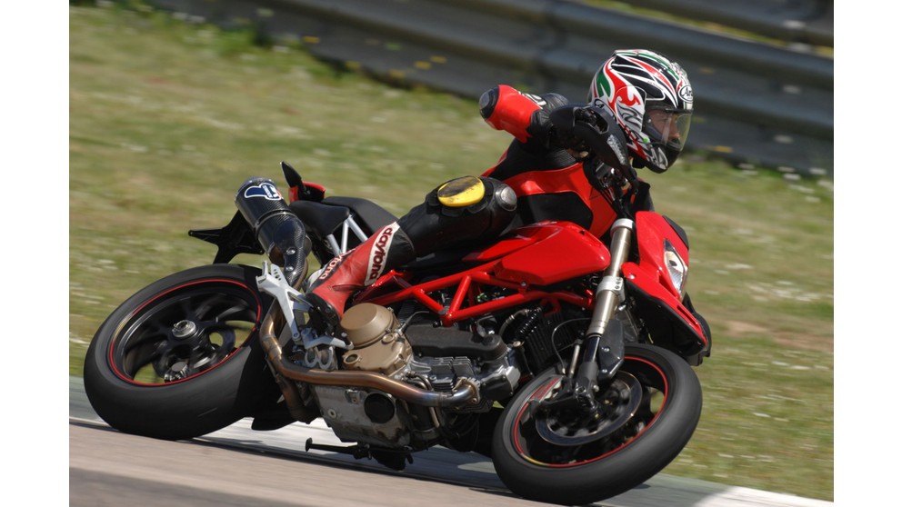 Ducati Hypermotard 1100 S - Слика 7