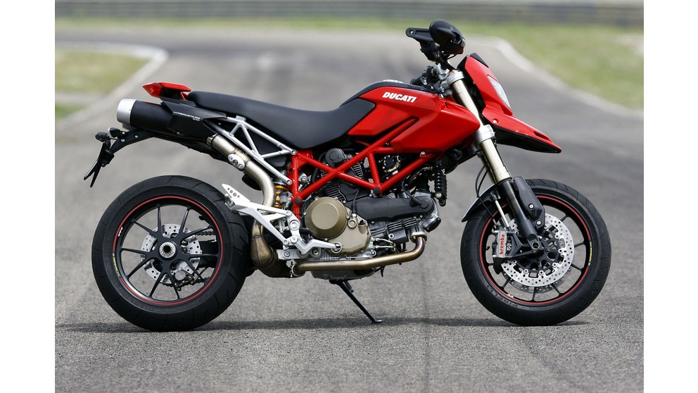 Ducati Hypermotard 1100 S - Слика 18
