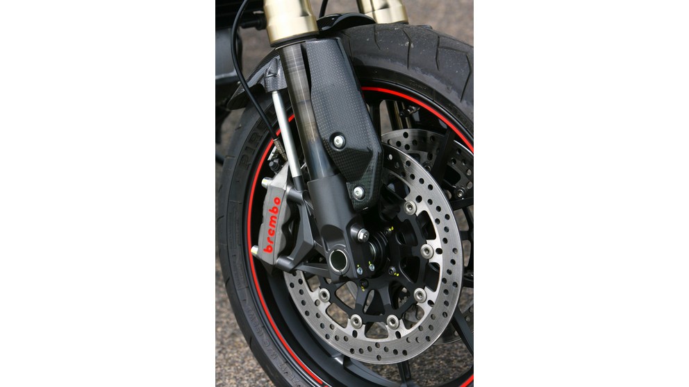 Ducati Hypermotard 1100 S - Слика 22