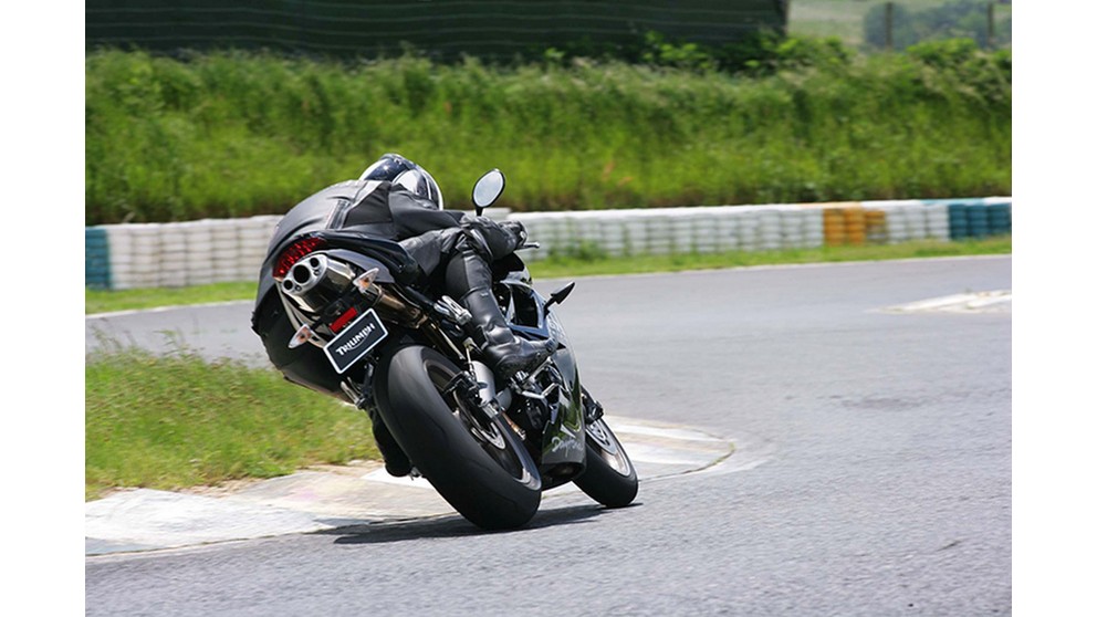 Triumph Daytona 675 - Obrázok 13