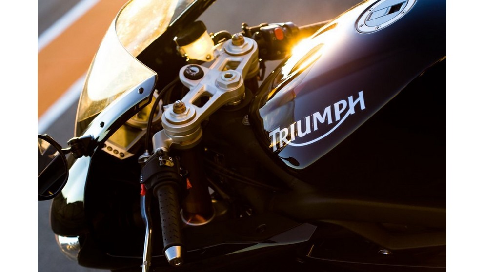 Triumph Daytona 675 - Bild 19