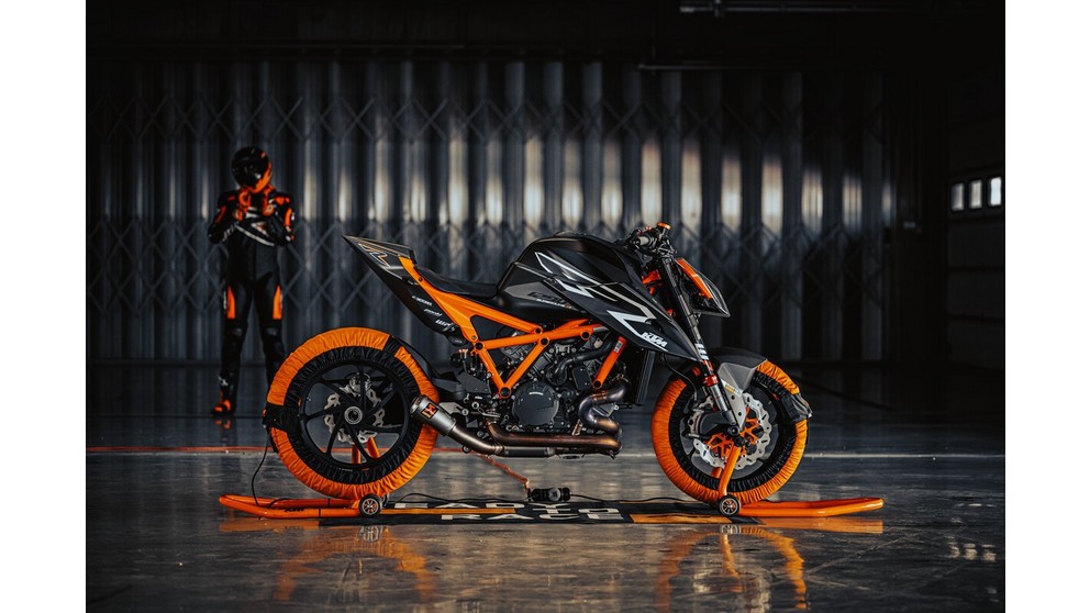 KTM 1290 Super Duke RR - Kép 19