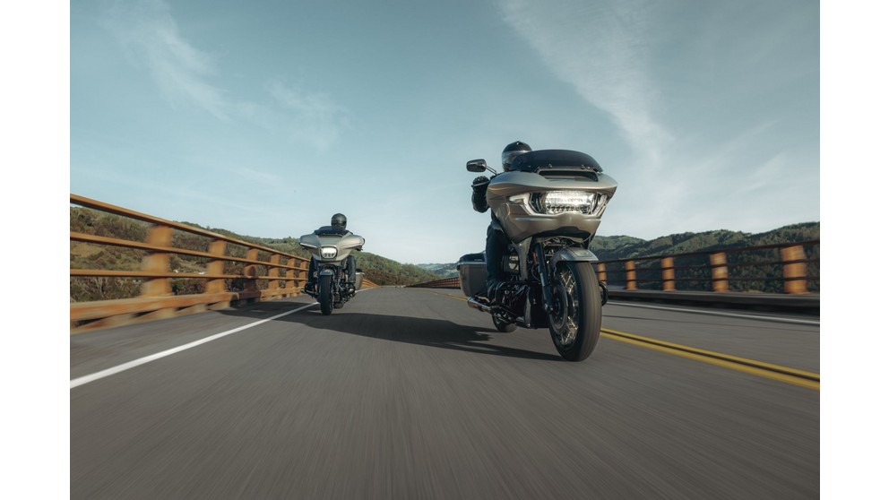 Harley-Davidson CVO Road Glide FLTRXSE  - Imagem 7