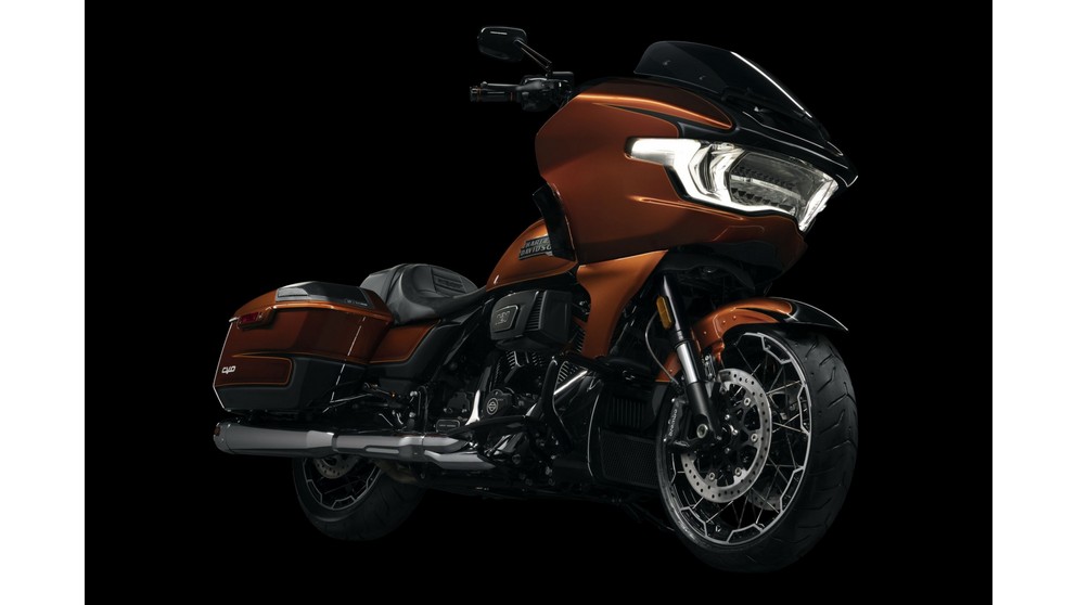 Harley-Davidson CVO Road Glide FLTRXSE  - Slika 20