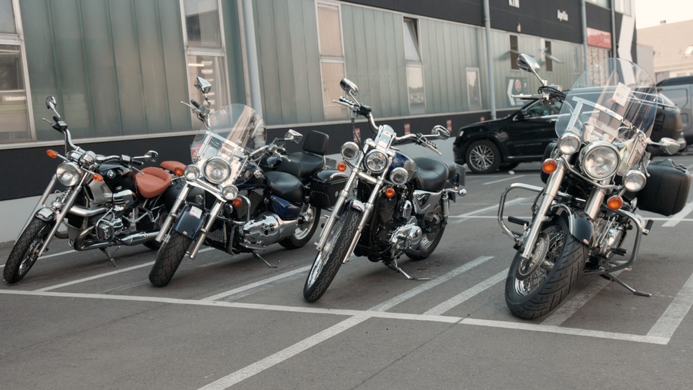 Harley-Davidson Sportster XL 1200C Custom - Obrázok 19