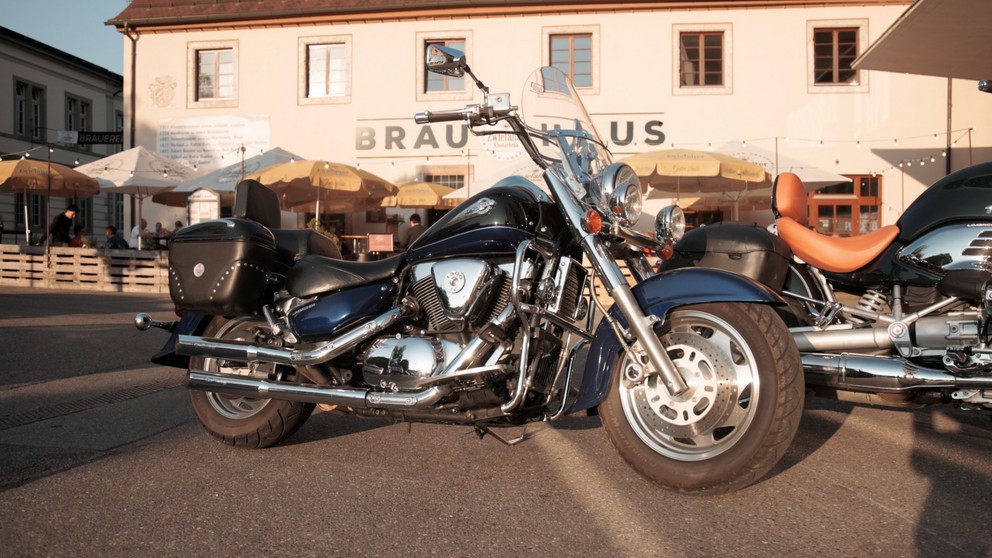 Harley-Davidson Sportster XL 1200C Custom - Imagem 23