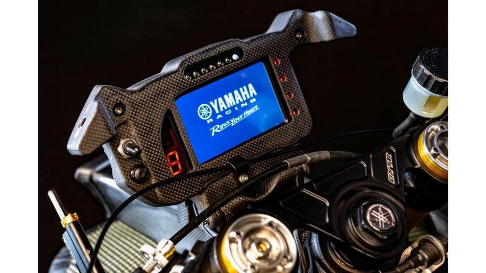 Yamaha R1 GYTR - Слика 17