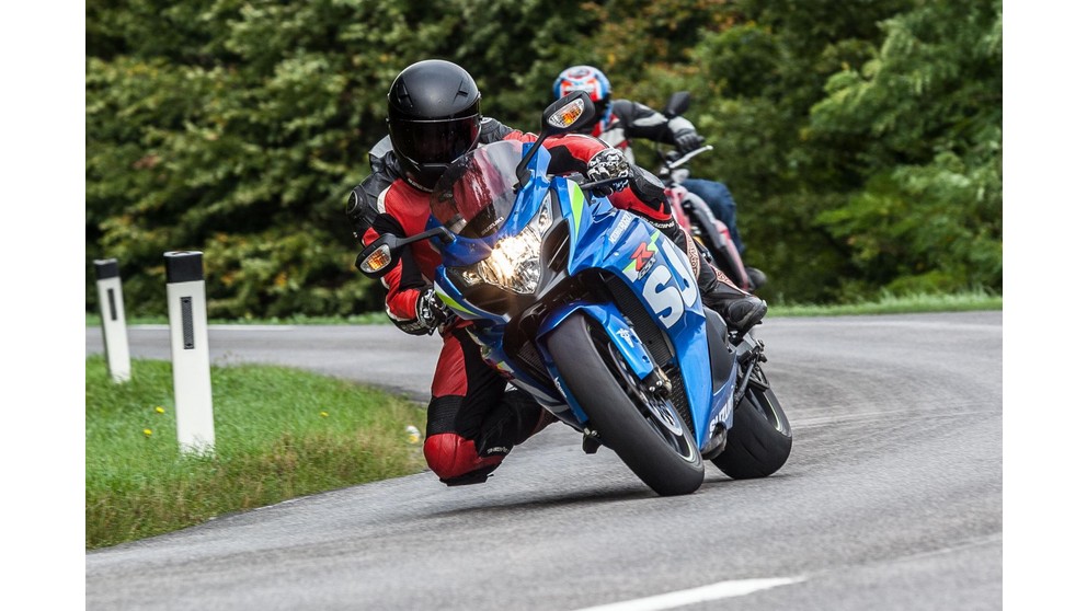 Suzuki GSX-R 750 - Image 24