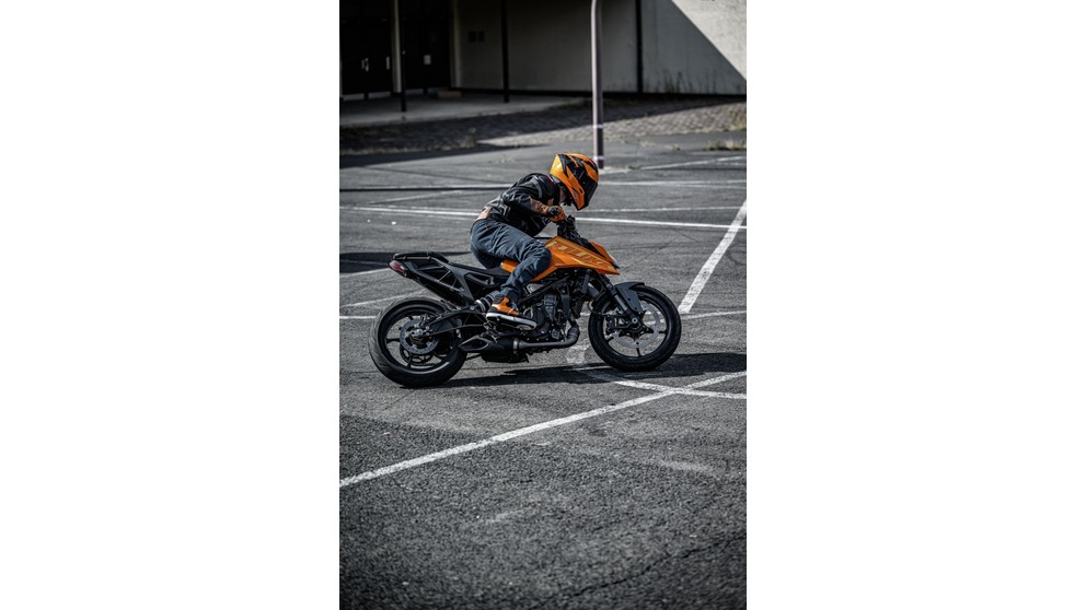 KTM 125 Duke - Imagem 16