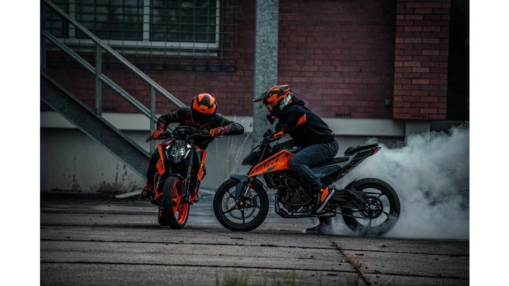 KTM 125 Duke - Obraz 18