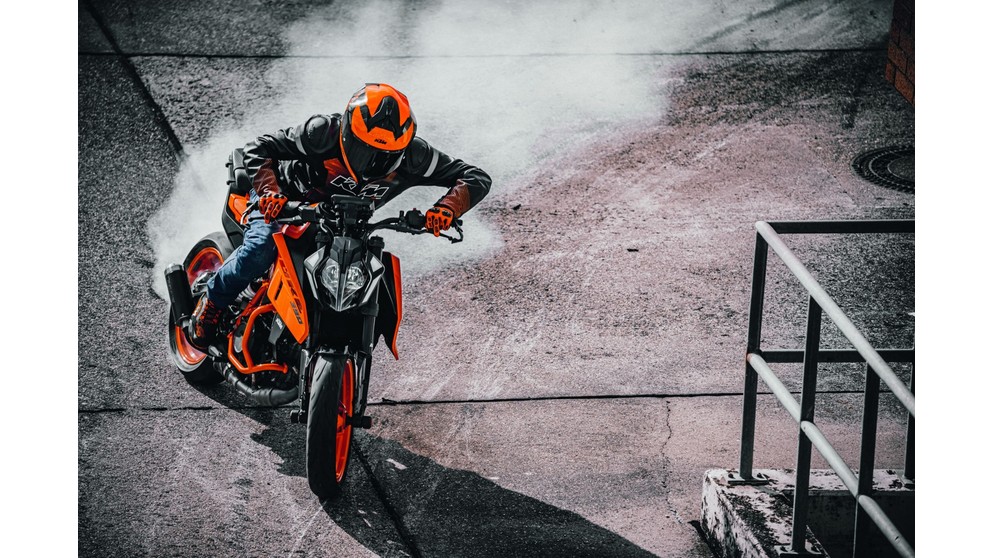 KTM 125 Duke - Imagem 14