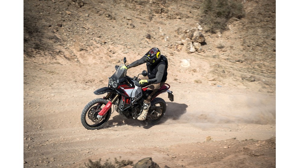 Ducati DesertX Rally - Resim 15
