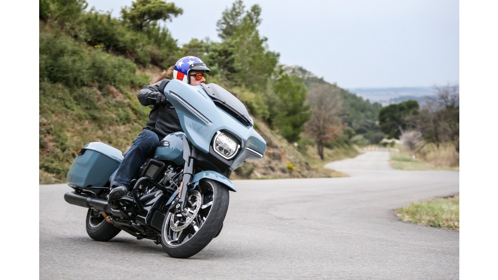 Harley-Davidson Street Glide FLHX - Bild 24