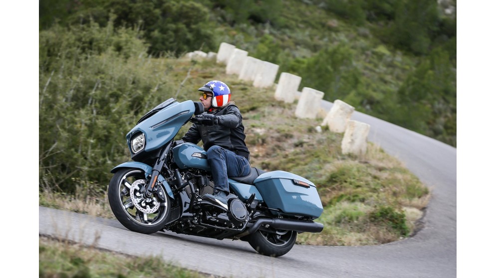 Harley-Davidson Street Glide FLHX - Image 8