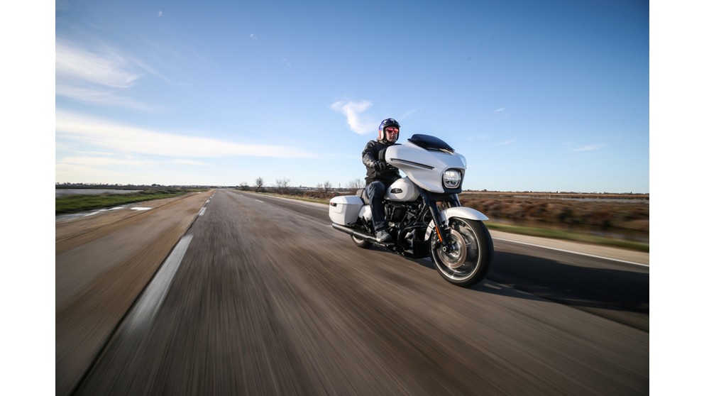 Harley-Davidson Street Glide FLHX - Bild 23