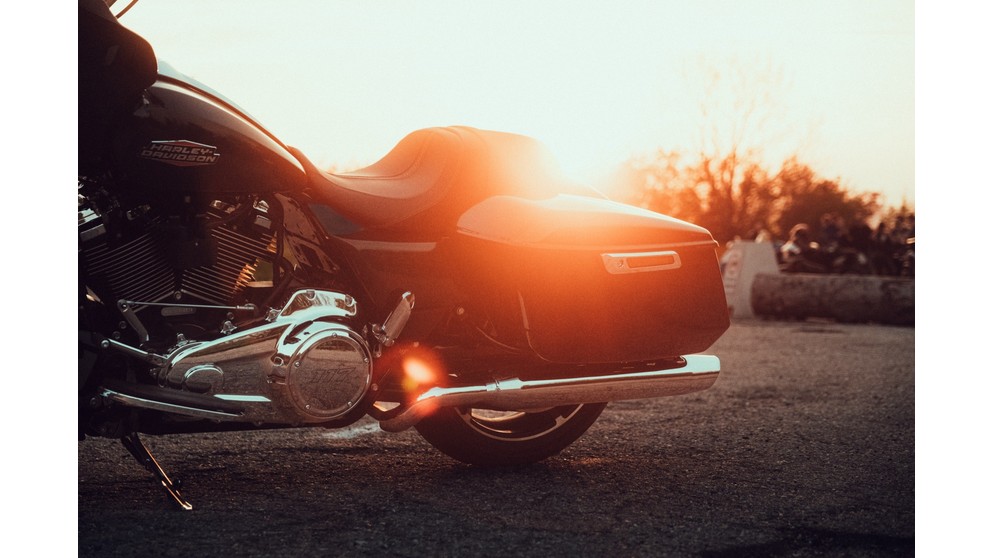 Harley-Davidson Road Glide Ultra - Imagem 9