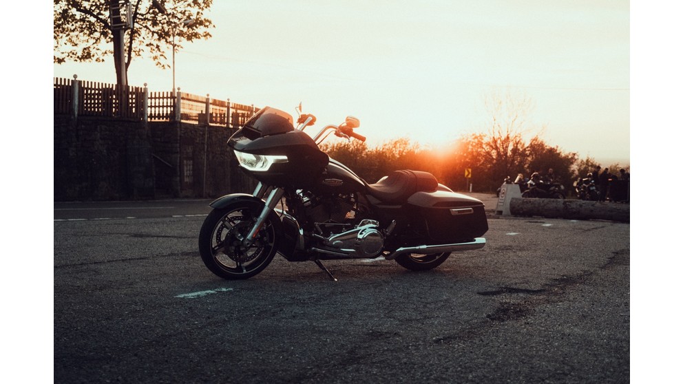 Harley-Davidson Road Glide Ultra - Obrázok 11