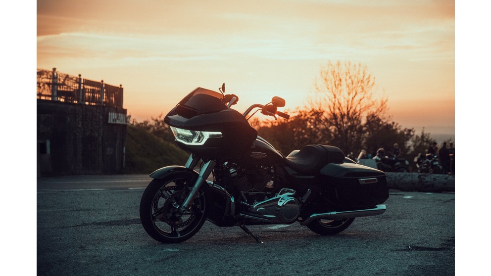 Harley-Davidson Road Glide Ultra - Obrázok 12