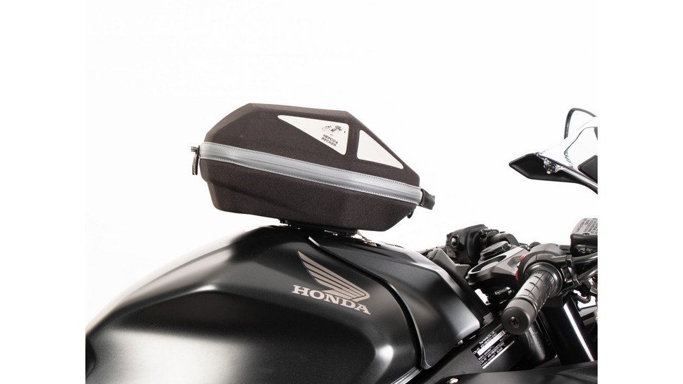 Honda CBR650R - Image 21