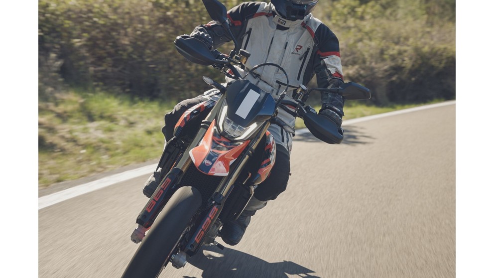 Ducati Hypermotard 698 Mono RVE - Image 24