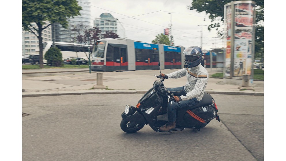 Vespa GTV 300 - Слика 13