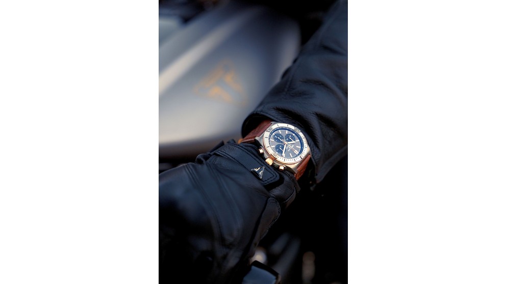 Triumph Speed Triple 1200 RR Breitling Limited Edition - Image 19