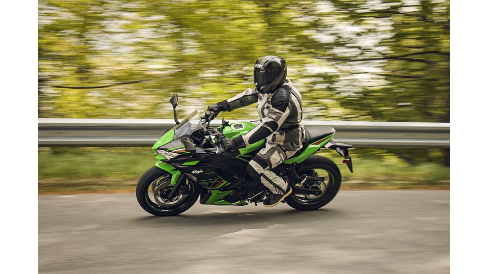 Kawasaki Ninja 650 - Resim 24