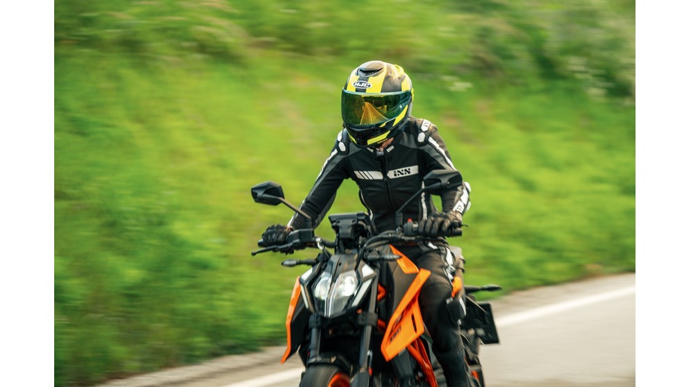 KTM 390 Duke - Image 21