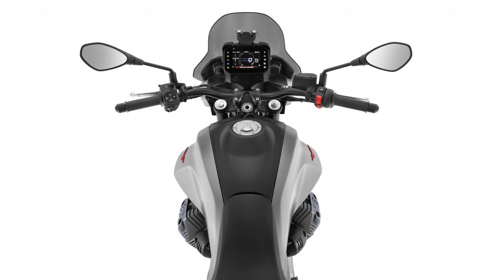 Moto Guzzi V85 TT Travel - Imagem 14
