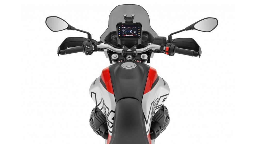 Moto Guzzi V85 TT Travel - Imagem 12